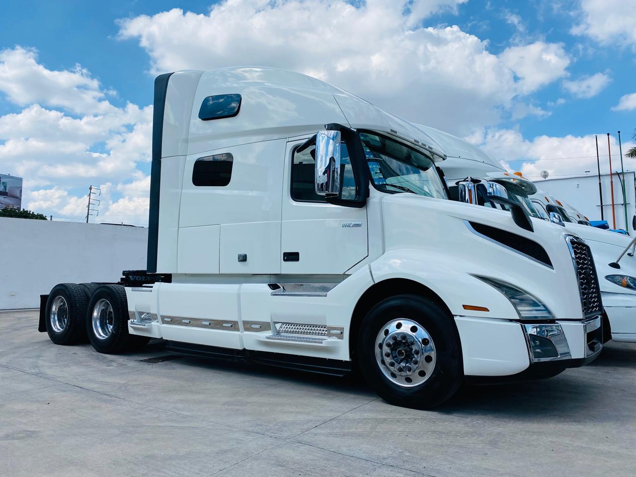 VOLVO VNL64T